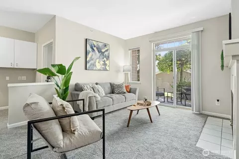 15300 112th Ave NE #C102, Bothell, WA 98011