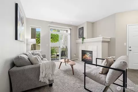 Living - 15300 112th Ave NE #C102, Bothell, WA 98011 photo 2 of 3