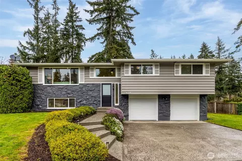 19115 Dellwood Dr, Edmonds, WA 98026