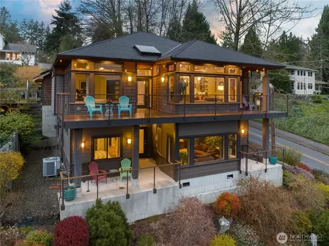 813 Sherman St NW, Olympia, WA 98502