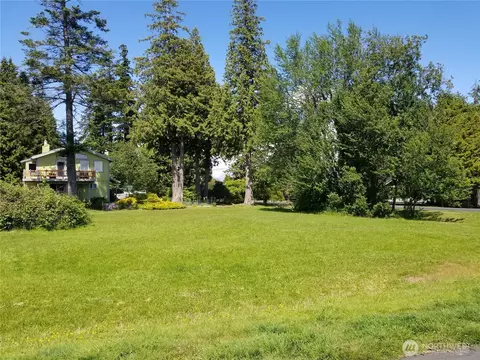 8025 Kayak Way, Blaine, WA 98230