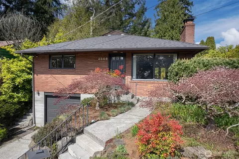 2508 NE 130th St, Seattle, WA 98125