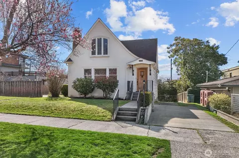 411 NE 81st St, Seattle, WA 98115