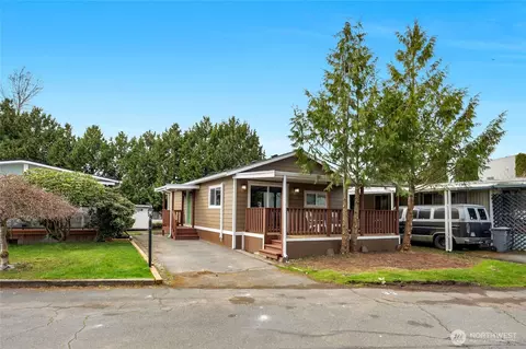 7031 NE 175th St #33, Kenmore, WA 98028