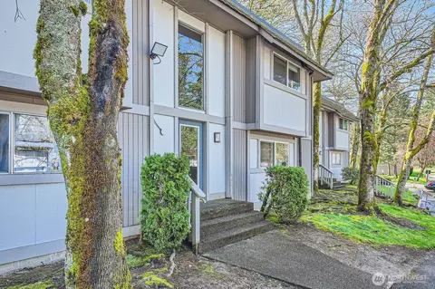 4535 SW 321st St #J10, Federal Way, WA 98023