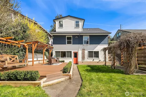 5731 40th Ave NE, Seattle, WA 98105