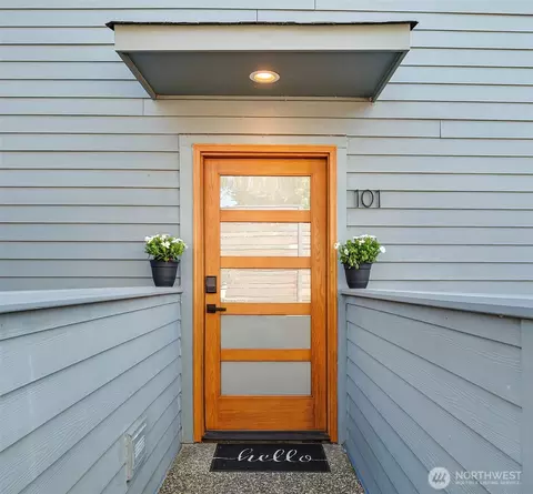 756 N 72nd St #101, Seattle, WA 98103