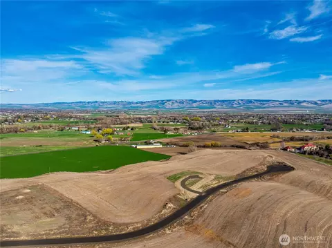 8 Ledgestone Dr, Walla Walla, WA 99362 photo 5
