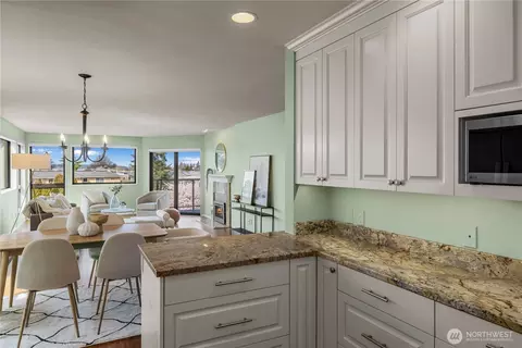 Kitchen - 524 Maple St #104, Edmonds, WA 98020 photo 2 of 3