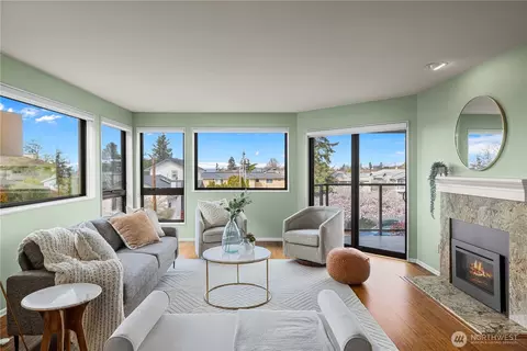 Living - 524 Maple St #104, Edmonds, WA 98020 photo 4 of 4