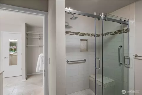 Bath - 524 Maple St #104, Edmonds, WA 98020 photo 2 of 3