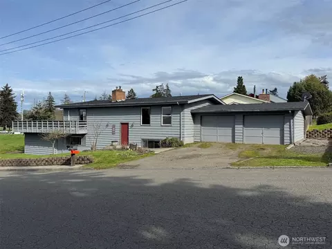 819 S G St, Port Angeles, WA 98363