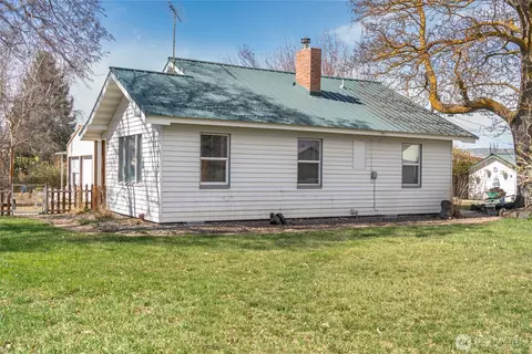 108 W Locust St, Coulee City, WA 99115
