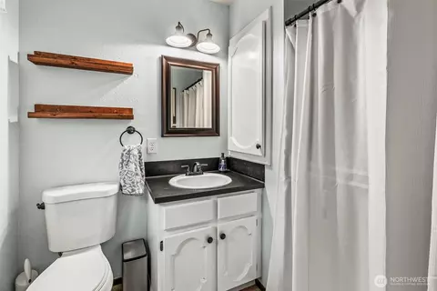Bath - 2549 42nd Ave, Longview, WA 98632 photo 2 of 2