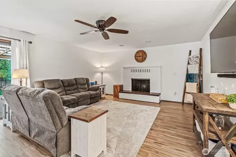 Living - 2549 42nd Ave, Longview, WA 98632 photo 1 of 1