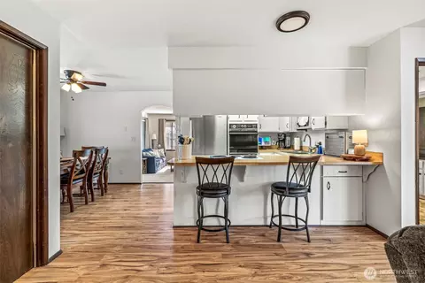 Kitchen - 2549 42nd Ave, Longview, WA 98632 photo 2 of 3