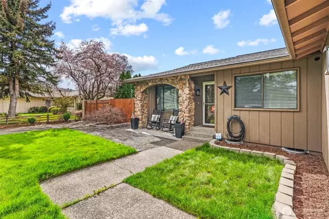 Exterior - 2549 42nd Ave, Longview, WA 98632 photo 2 of 8