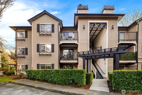 221 9th St #C301, Kirkland, WA 98033