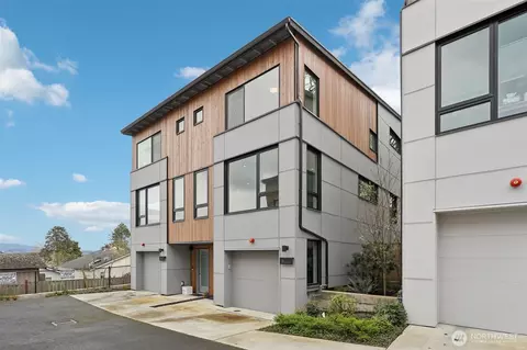 8638 39th Ave S, Seattle, WA 98118