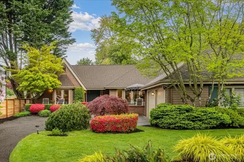 9000 NE 10th St, Bellevue, WA 98004