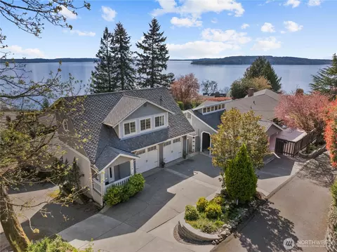 111 S 214th St, Normandy Park, WA 98166