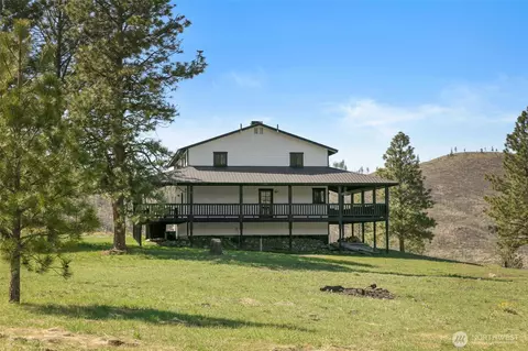 696 Texas Creek Rd, Carlton, WA 98814