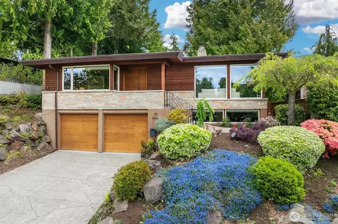 3246 44th Ave W, Seattle, WA 98199