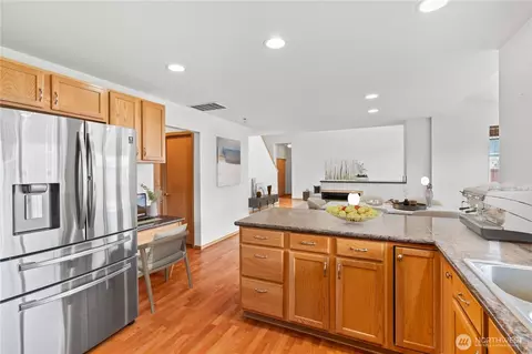 Kitchen - 21007 47th Ave E, Spanaway, WA 98387 photo 2 of 3