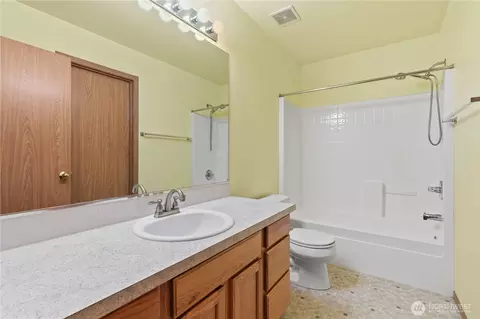 Bath - 21007 47th Ave E, Spanaway, WA 98387 photo 4 of 4