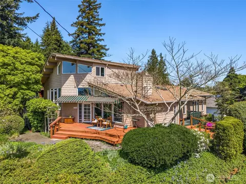 21646 3rd Ave S, Normandy Park, WA 98198