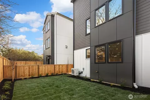 7122 44th Ave S, Seattle, WA 98118