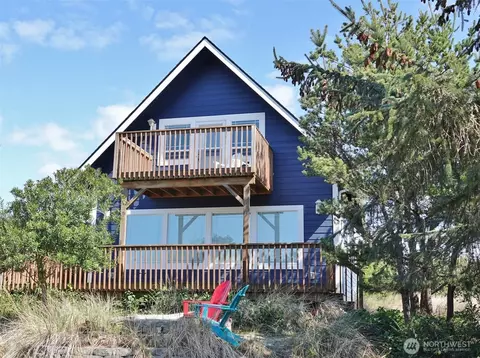571 Sand Dune Ave SW, Ocean Shores, WA 98569