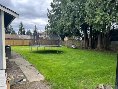 Exterior - 7523 Upper Ridge Rd, Everett, WA 98203 photo 2 of 6
