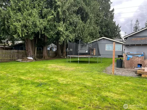 Exterior - 7523 Upper Ridge Rd, Everett, WA 98203 photo 3 of 6