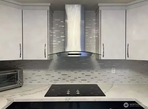 Kitchen - 7523 Upper Ridge Rd, Everett, WA 98203 photo 5 of 6