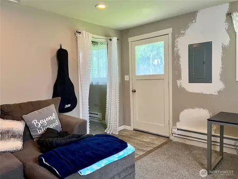 Entry Way - 7523 Upper Ridge Rd, Everett, WA 98203 photo 1 of 1