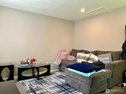 Living - 7523 Upper Ridge Rd, Everett, WA 98203 photo 2 of 2