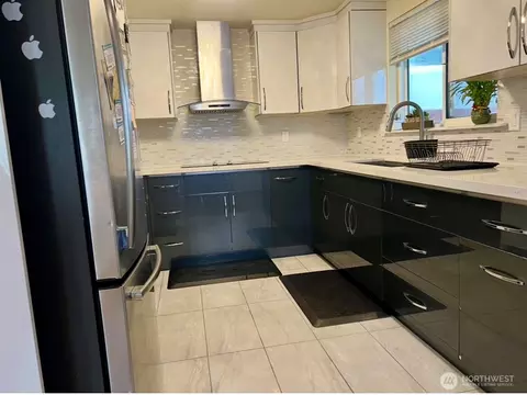 Kitchen - 7523 Upper Ridge Rd, Everett, WA 98203 photo 1 of 6