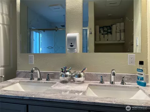 Bath - 7523 Upper Ridge Rd, Everett, WA 98203 photo 6 of 6