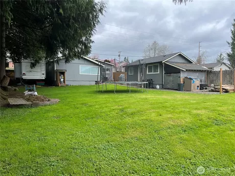 Exterior - 7523 Upper Ridge Rd, Everett, WA 98203 photo 6 of 6