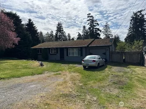 561 Ocean View Dr, Oak Harbor, WA 98277