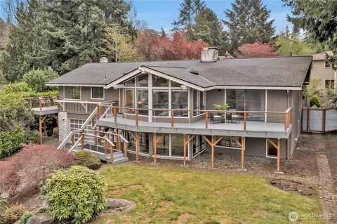 17151 Sealawn Dr, Edmonds, WA 98026