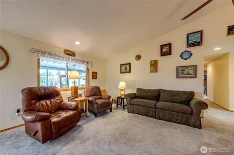 Living - 60 Lotus Ln, Sequim, WA 98382 photo 4 of 4