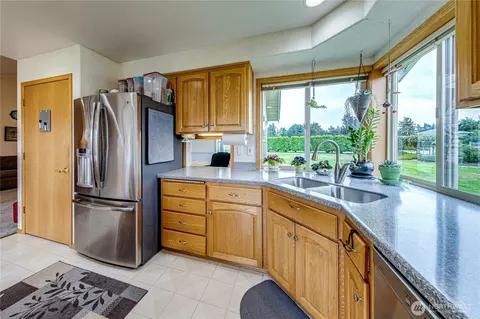 Kitchen - 60 Lotus Ln, Sequim, WA 98382 photo 3 of 4