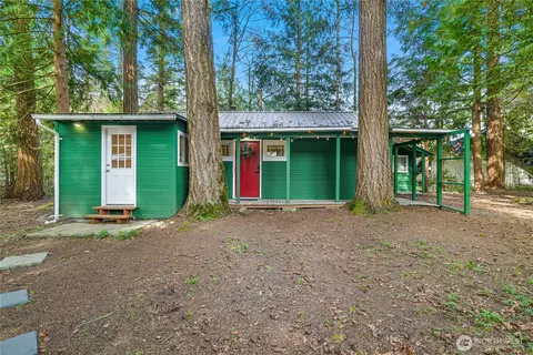 8413 Ash Ln, Maple Falls, WA 98266