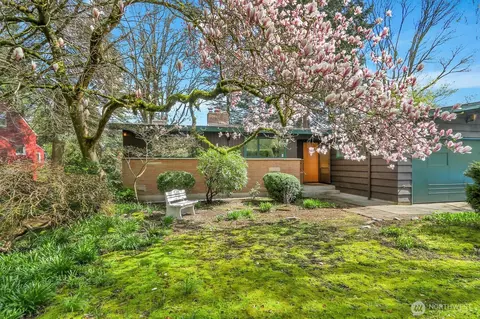 11024 27th Ave NE, Seattle, WA 98125