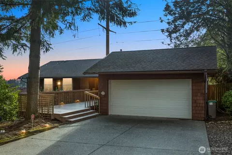 2213 138th Ave SE, Bellevue, WA 98005