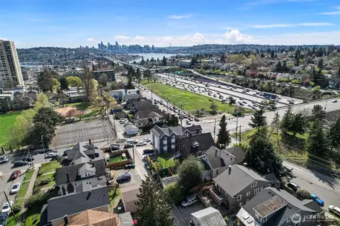 5016 7th Ave NE, Seattle, WA 98105