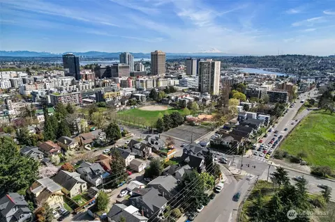5016 7th Ave NE, Seattle, WA 98105
