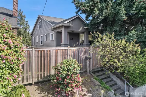 5016 7th Ave NE, Seattle, WA 98105